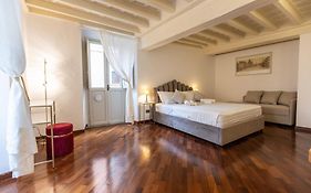 Piazza Navona Classy & Large Apartment